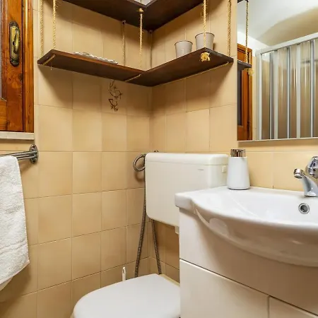 ゲストハウス La Gioia